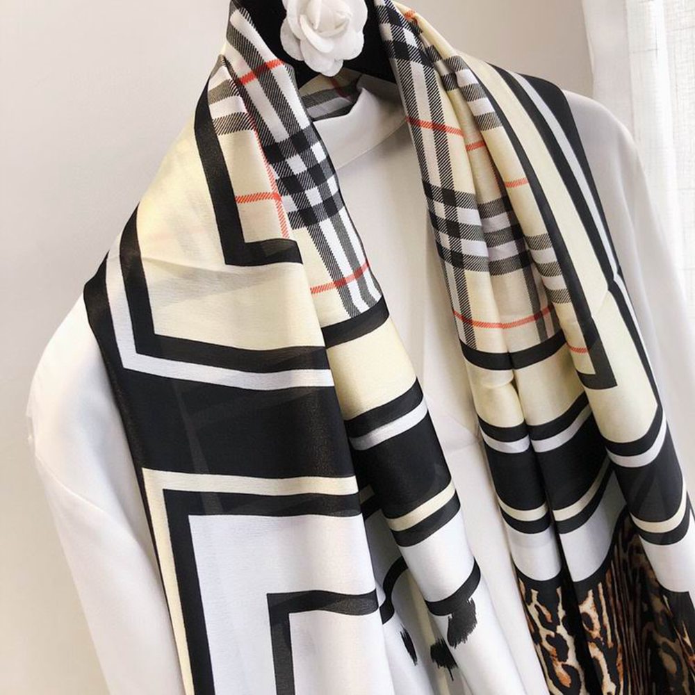 Bv*b*rry Scarf